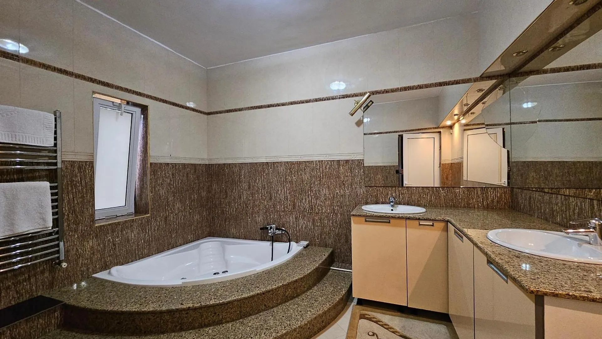 Simple Villa Rooms National Arena Self Check In Bucureşti 0*,