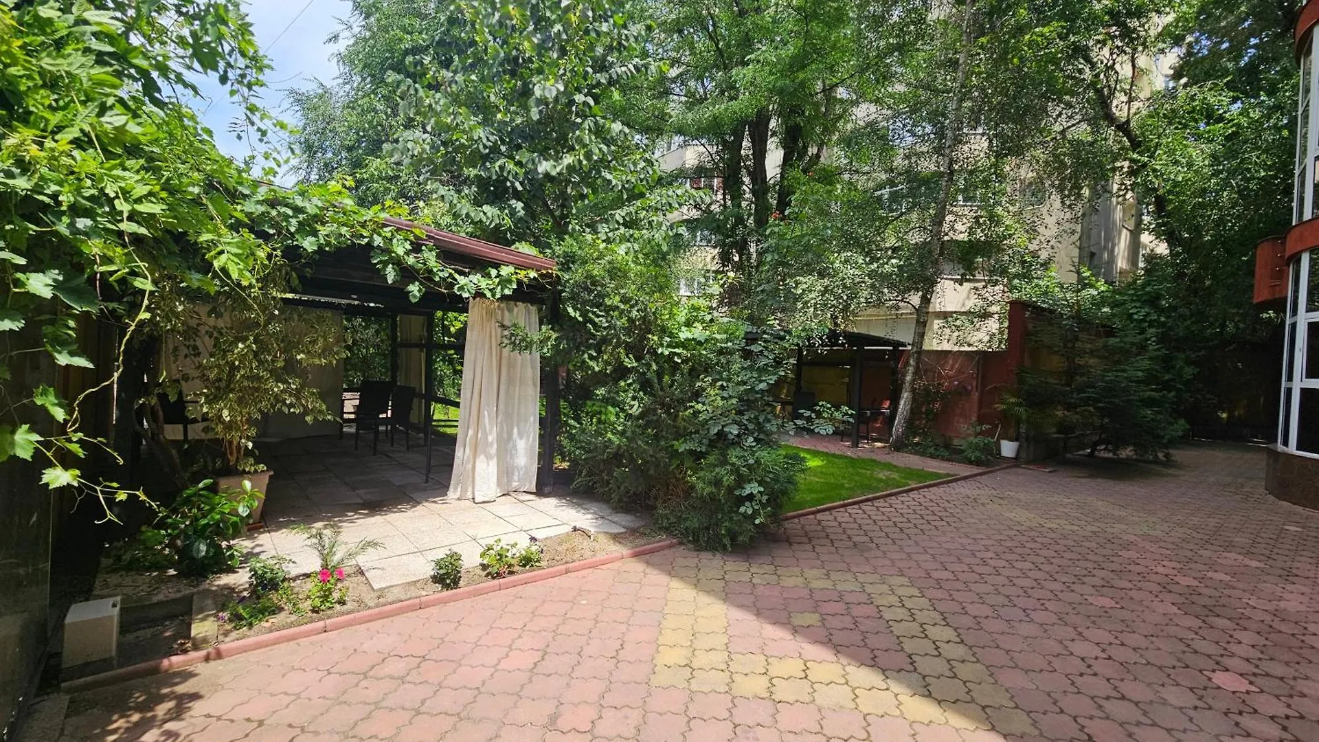 Simple Villa Rooms National Arena Self Check In Bukarest